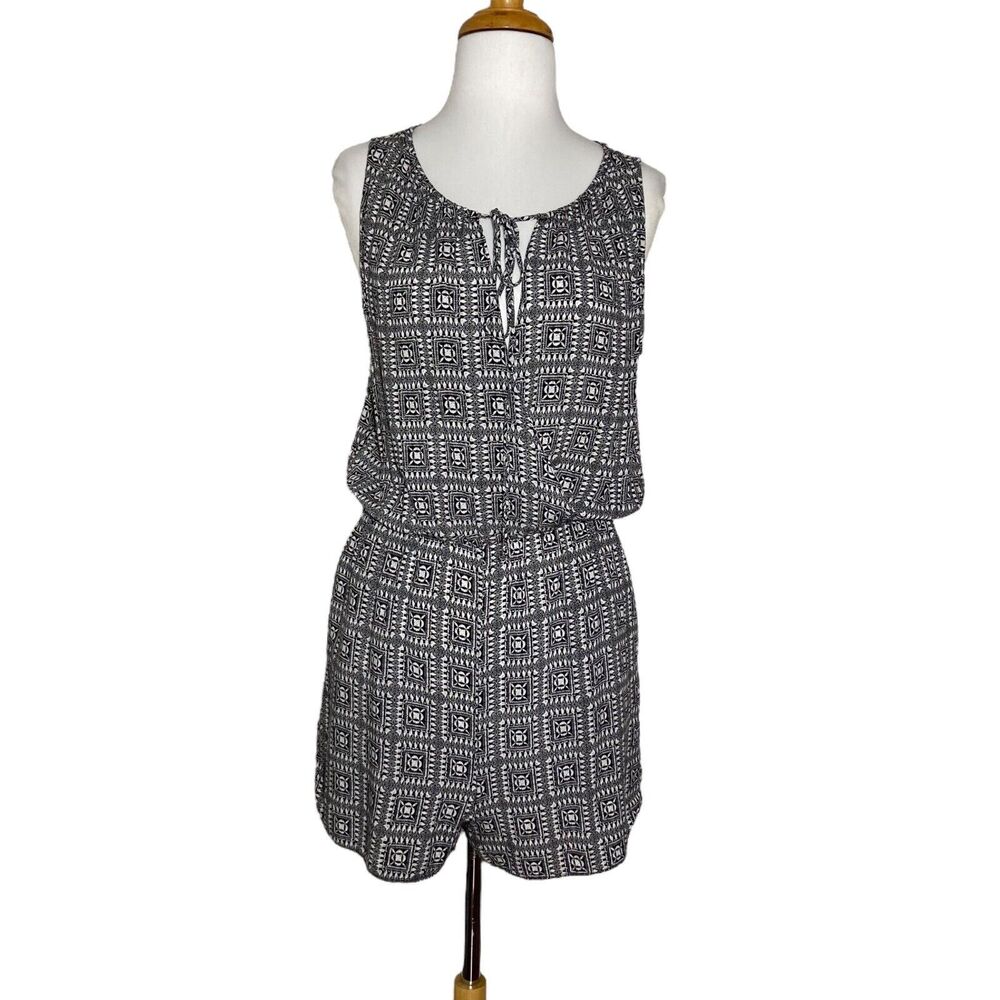 BCBGeneration Women's Sleeveless Black White Romper Size S with Pockets